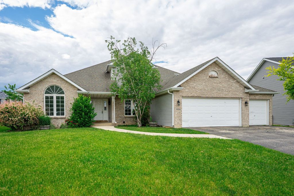 1924 Prestwold Place, Machesney Park, IL 61115
