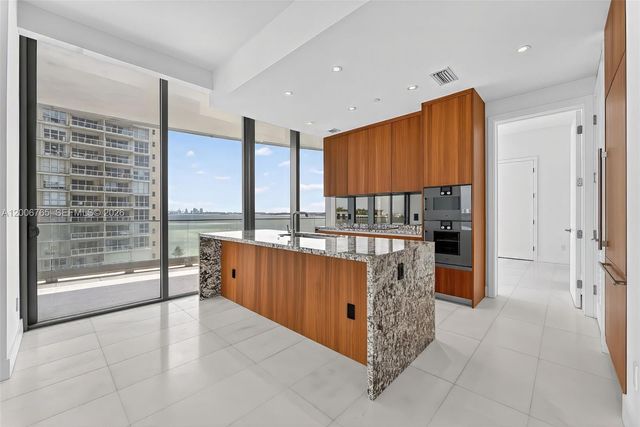 175 SE 25th Rd 604, Miami, FL 33129