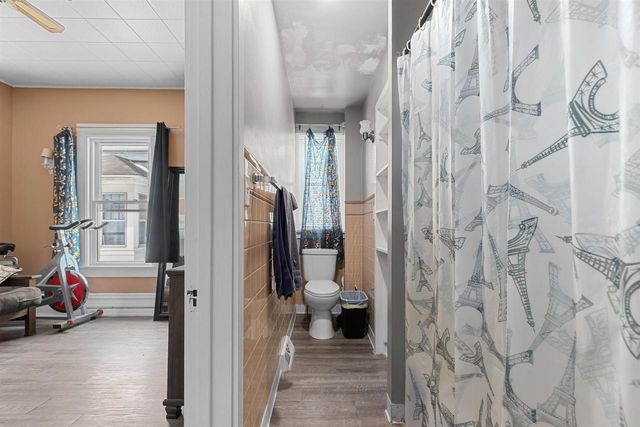 242 W 14TH AVENUE, Oshkosh, WI 54902