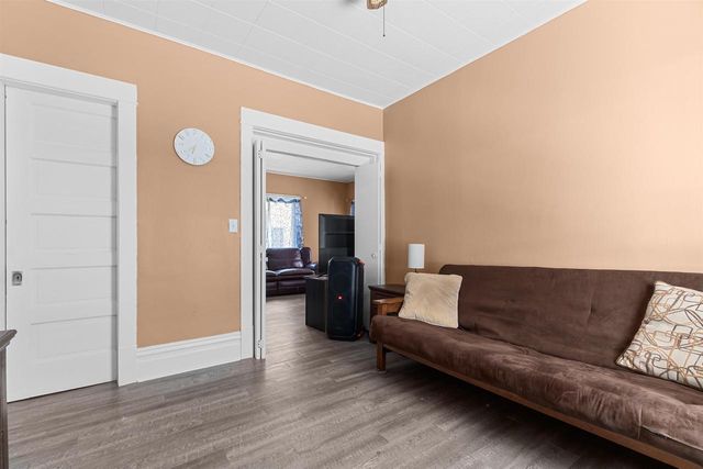 242 W 14TH AVENUE, Oshkosh, WI 54902