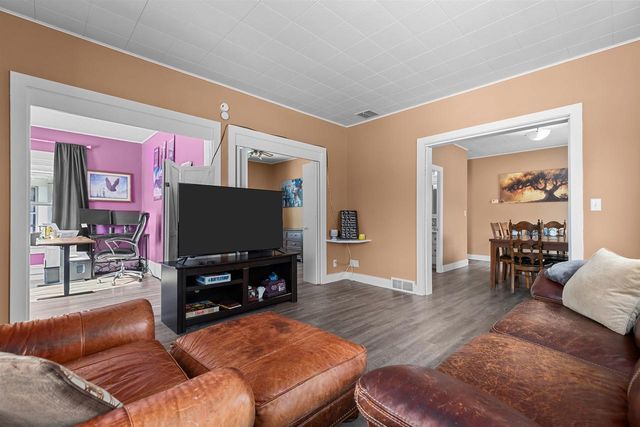 242 W 14TH AVENUE, Oshkosh, WI 54902