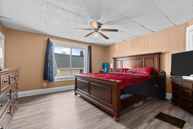 242 W 14TH AVENUE, Oshkosh, WI 54902