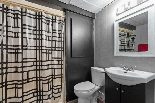 242 W 14TH AVENUE, Oshkosh, WI 54902