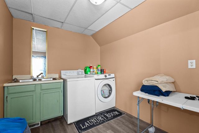 242 W 14TH AVENUE, Oshkosh, WI 54902