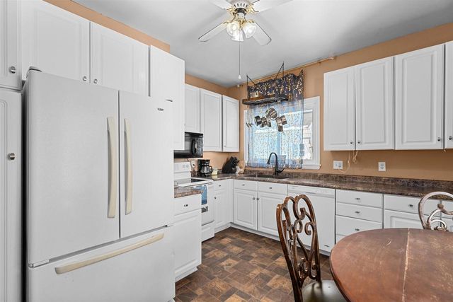 242 W 14TH AVENUE, Oshkosh, WI 54902