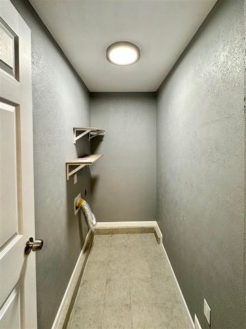 923 SW 35th St, Lawton, OK 73505