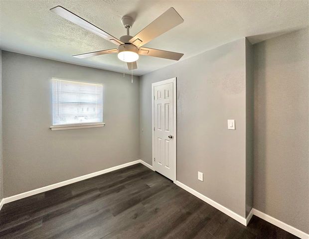 923 SW 35th St, Lawton, OK 73505