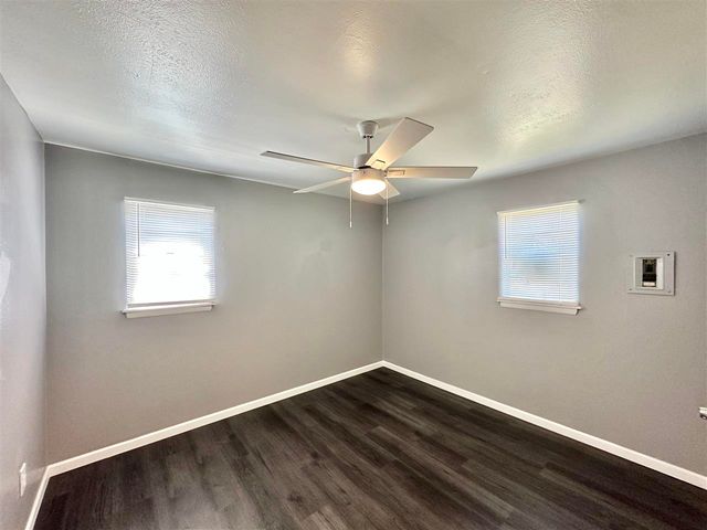 923 SW 35th St, Lawton, OK 73505