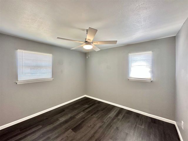 923 SW 35th St, Lawton, OK 73505