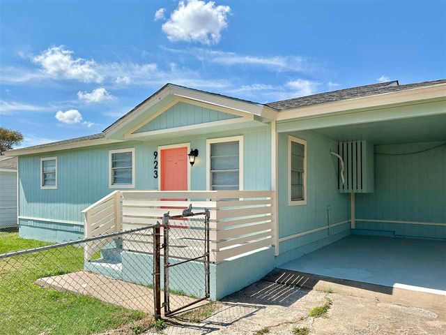 923 SW 35th St, Lawton, OK 73505