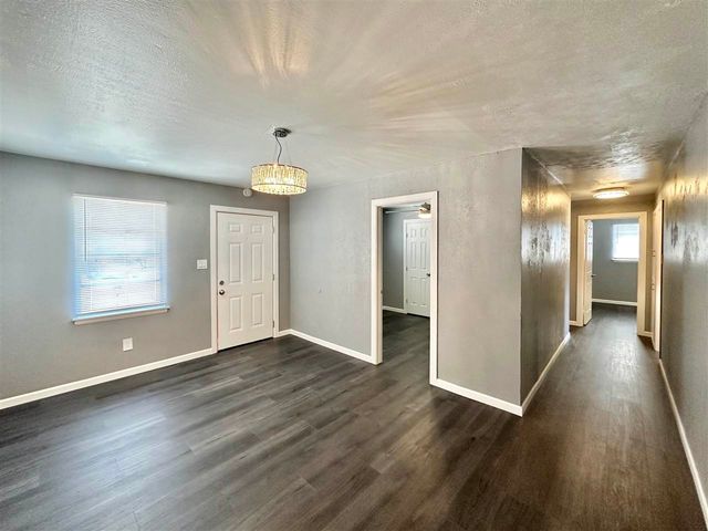 923 SW 35th St, Lawton, OK 73505