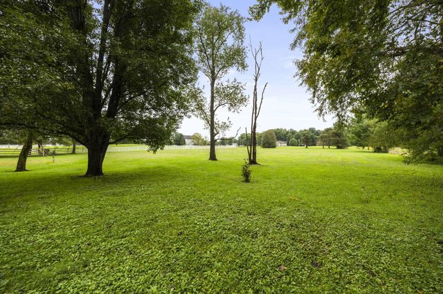 91 Canyon Villa Drive, Hebron, OH 43025