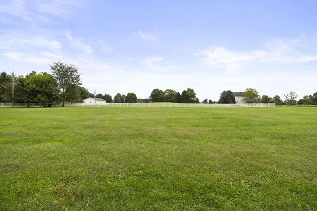 91 Canyon Villa Drive, Hebron, OH 43025