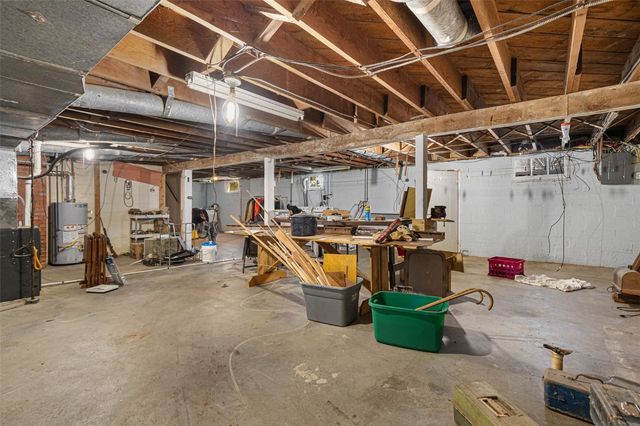 440 Roberts Ferry Road, Tiffin, IA 52340