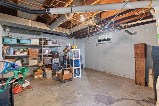 440 Roberts Ferry Road, Tiffin, IA 52340