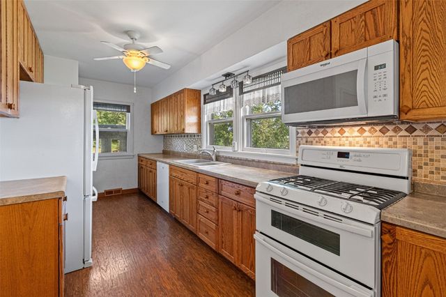 440 Roberts Ferry Road, Tiffin, IA 52340