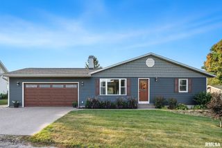 205 W OAK Street, Long Grove, IA 52756