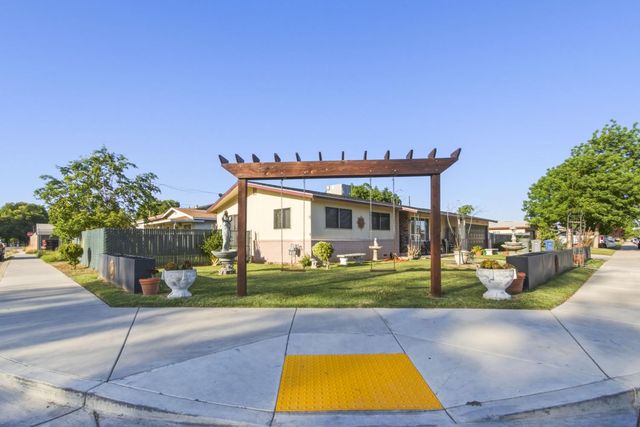 1847 W 8th, Merced, CA 95341