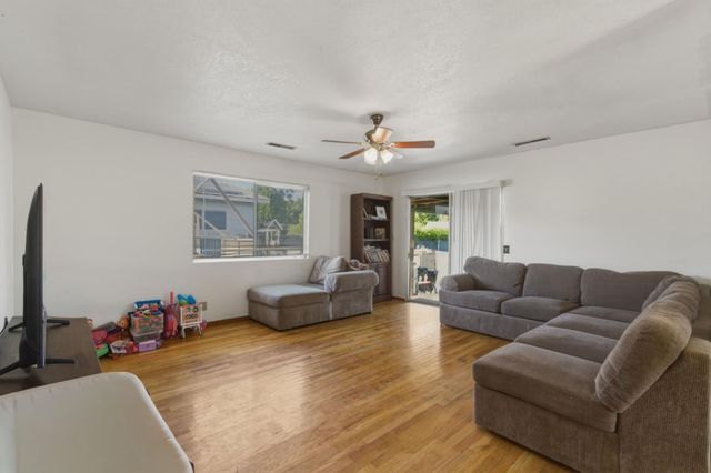 1847 W 8th, Merced, CA 95341