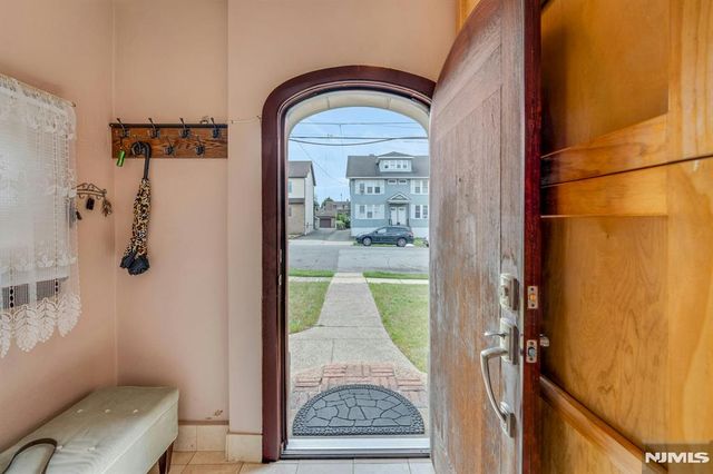 541 Page Avenue, Lyndhurst, NJ 07071