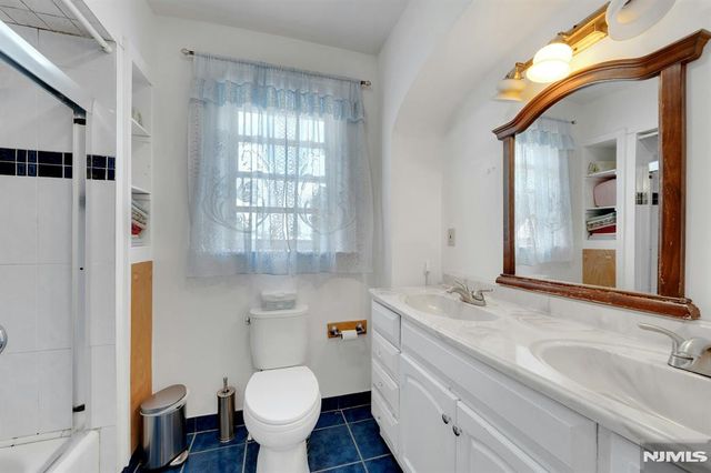 541 Page Avenue, Lyndhurst, NJ 07071
