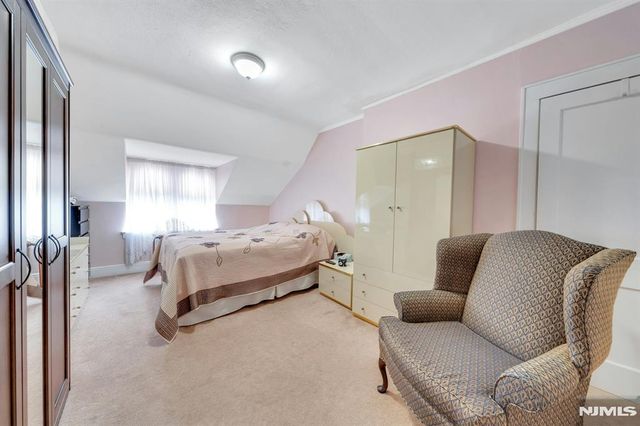 541 Page Avenue, Lyndhurst, NJ 07071