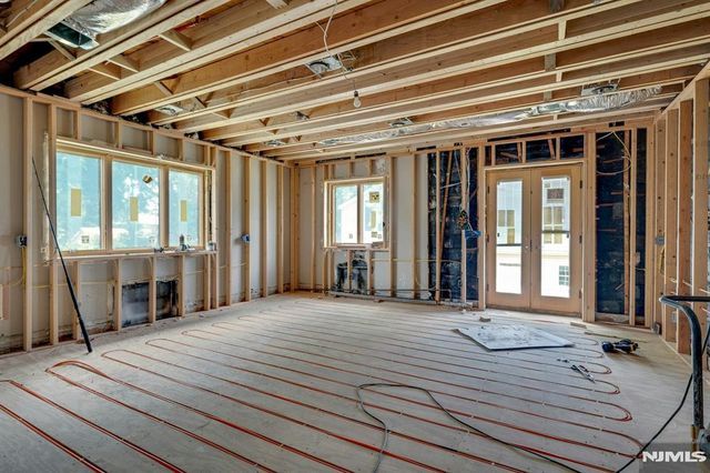 541 Page Avenue, Lyndhurst, NJ 07071
