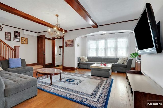 541 Page Avenue, Lyndhurst, NJ 07071