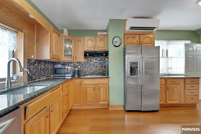 541 Page Avenue, Lyndhurst, NJ 07071