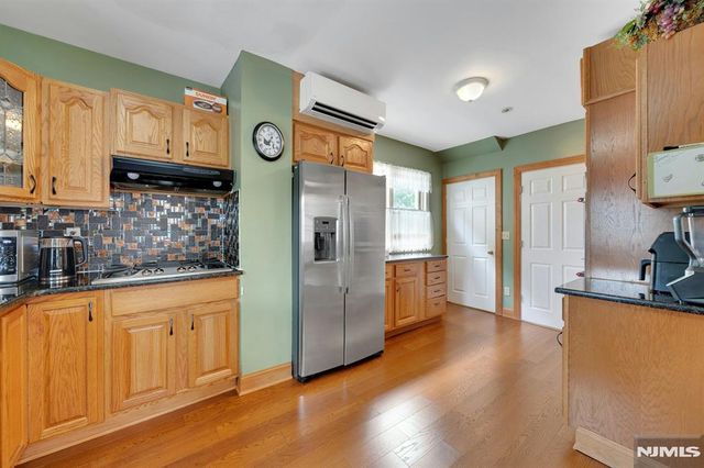 541 Page Avenue, Lyndhurst, NJ 07071