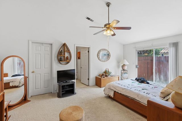 7490 N Hayston Avenue, Fresno, CA 93720