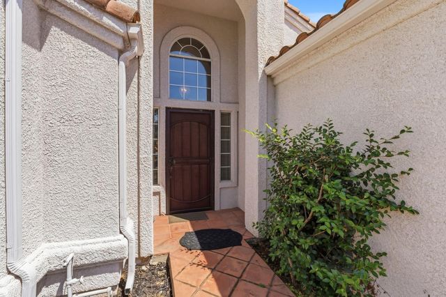 7490 N Hayston Avenue, Fresno, CA 93720
