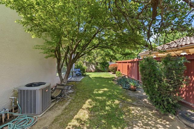 7490 N Hayston Avenue, Fresno, CA 93720