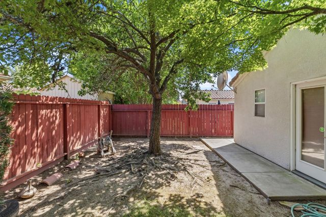 7490 N Hayston Avenue, Fresno, CA 93720