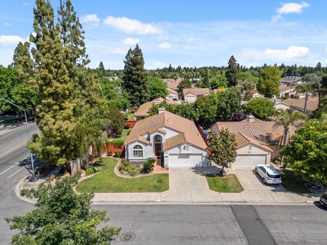 7490 N Hayston Avenue, Fresno, CA 93720