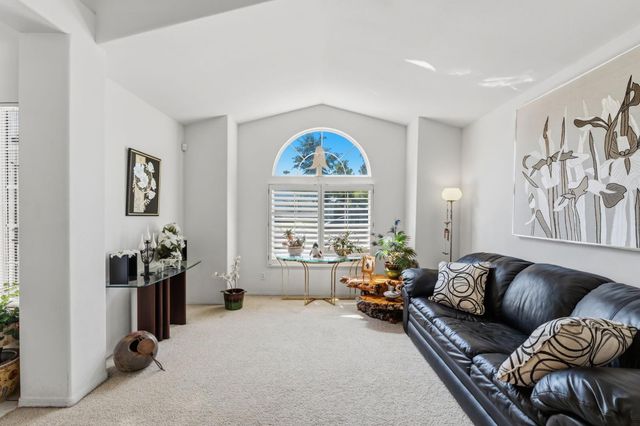 7490 N Hayston Avenue, Fresno, CA 93720