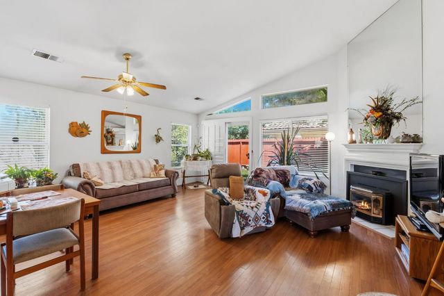 7490 N Hayston Avenue, Fresno, CA 93720