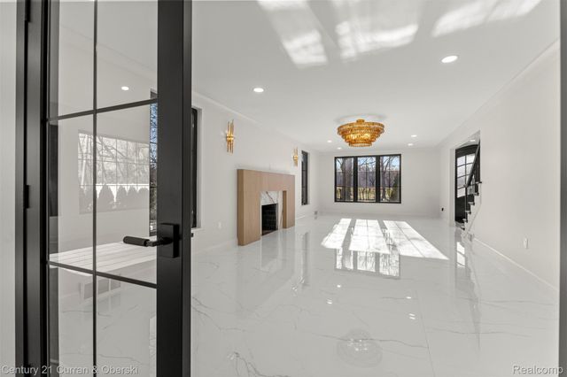 2211 Golfview Drive, Dearborn, MI 48128