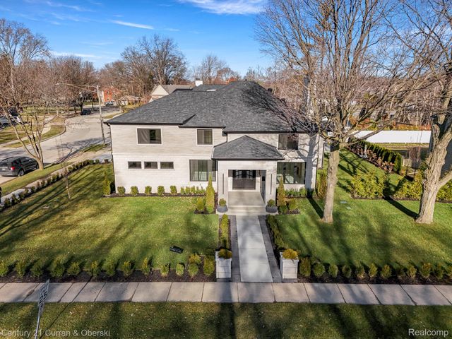 2211 Golfview Drive, Dearborn, MI 48128