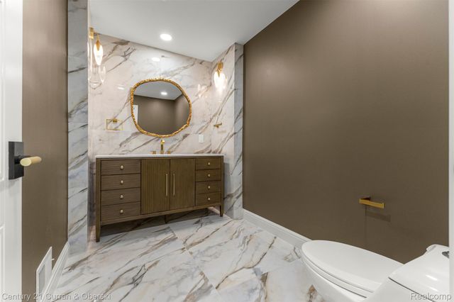 2211 Golfview Drive, Dearborn, MI 48128