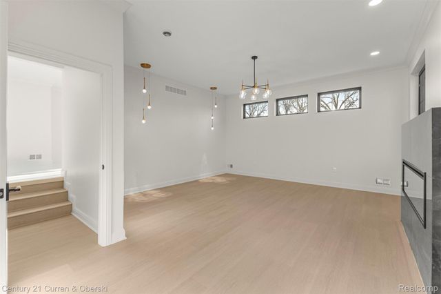 2211 Golfview Drive, Dearborn, MI 48128