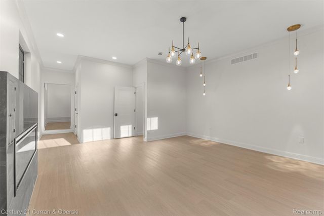 2211 Golfview Drive, Dearborn, MI 48128