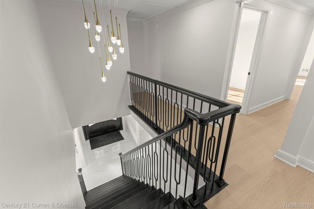 2211 Golfview Drive, Dearborn, MI 48128