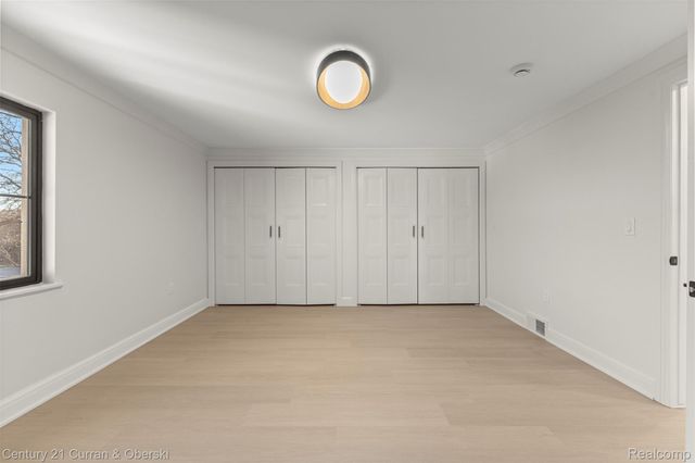 2211 Golfview Drive, Dearborn, MI 48128