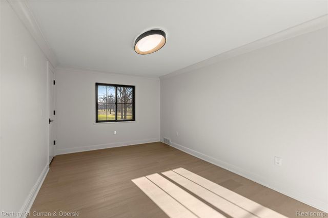 2211 Golfview Drive, Dearborn, MI 48128