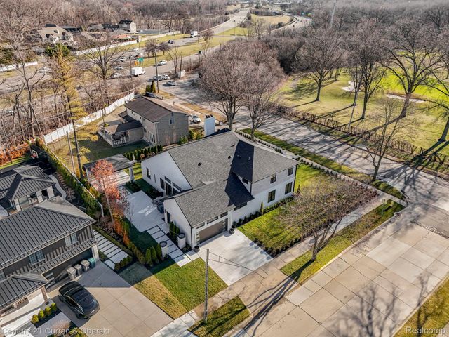 2211 Golfview Drive, Dearborn, MI 48128