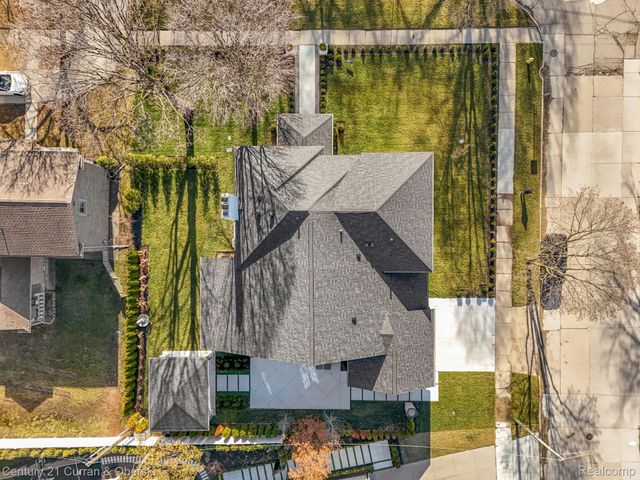 2211 Golfview Drive, Dearborn, MI 48128