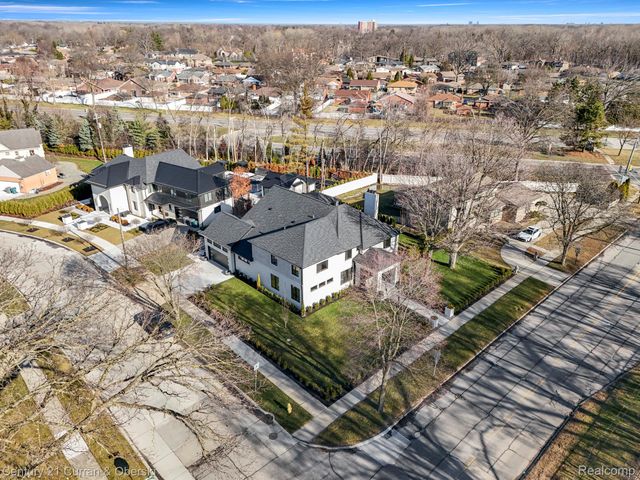 2211 Golfview Drive, Dearborn, MI 48128