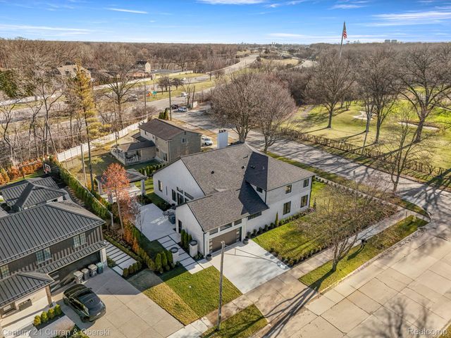 2211 Golfview Drive, Dearborn, MI 48128