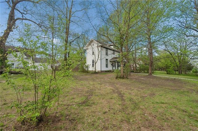 11605 E Winner Road, Independence, MO 64052